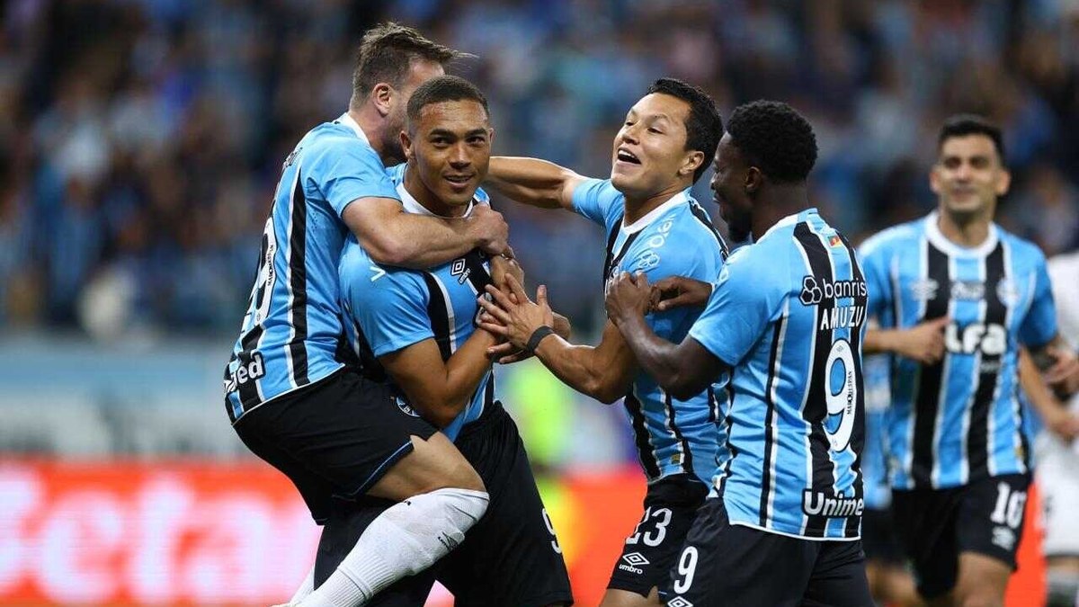 Vasco busca vitória inédita contra Grêmio na Arena e quer fugir do Z4