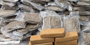 Operação da PRF apreende 40 kg de drogas na Via Dutra