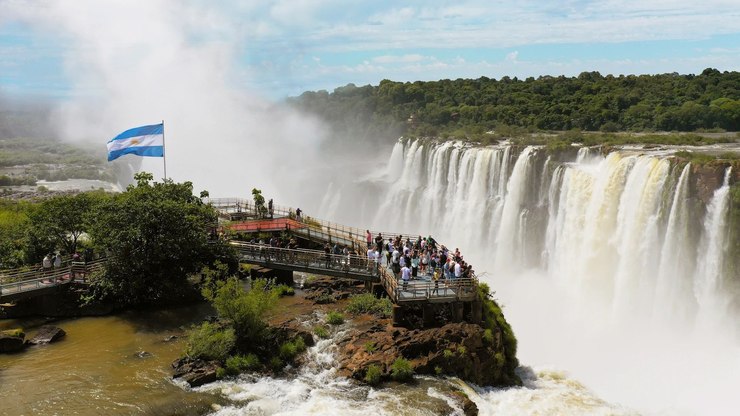 Parque Nacional do Iguazú fecha passarela da Garganta do Diabo