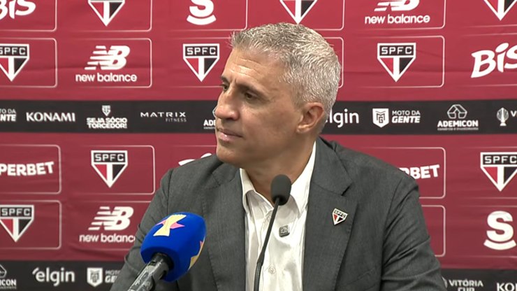 "Raiva, faltou pouco", diz Crespo após empate com Corinthians