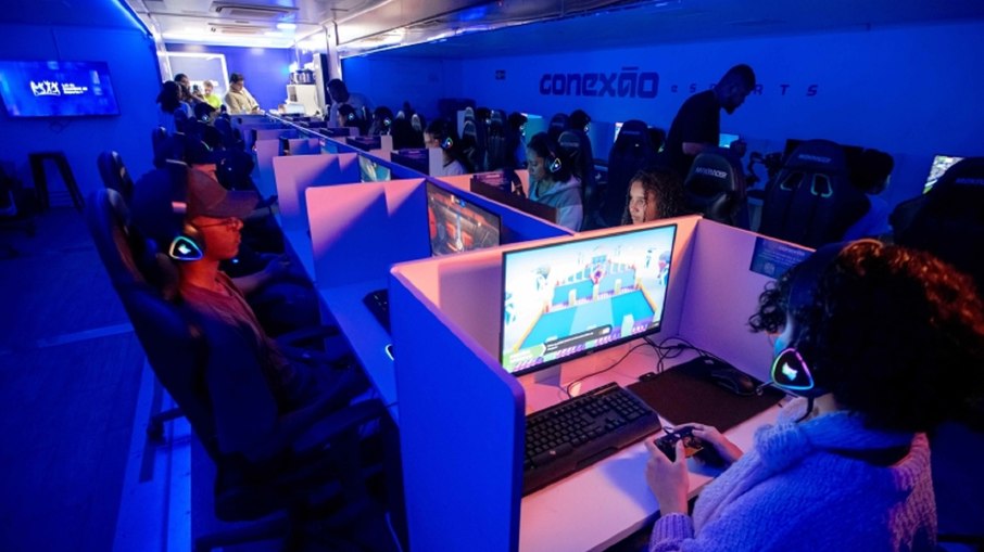 Carreta itinerante oferece uma experiência completa de imersão no universo dos jogos eletrônicos Carreta itinerante oferece uma experiência completa de imersão no universo dos jogos eletrônicos
