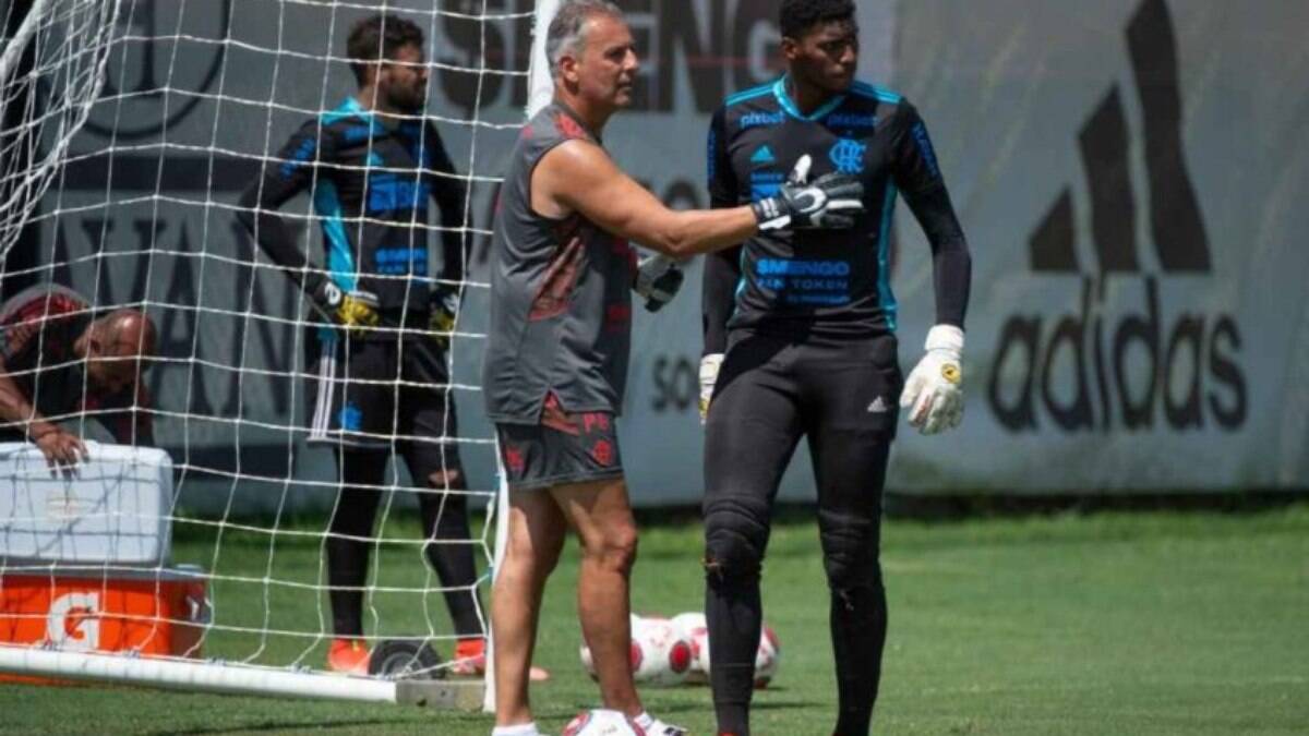 Supercopa: Hugo deve viver teste de fogo para se consolidar como o principal goleiro do Flamengo no ano