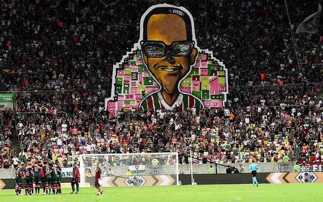 Uniforme em homenagem ao cantor Cartola fez sucesso no Fluminense