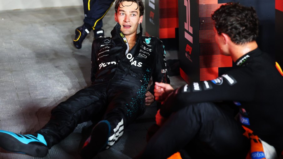 Russell e Norris exaustos após o GP de Singapura Russell e Norris exaustos após o GP de Singapura