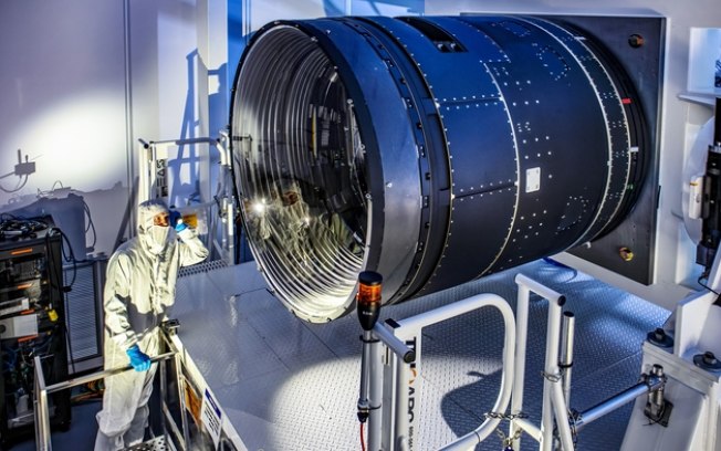 Maior câmera digital já criada para a astronomia está completa