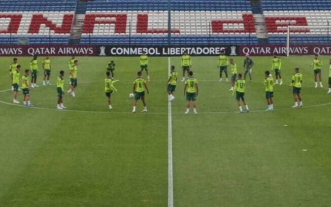 Palmeiras faz primeiro treino no Uruguai visando final da Libertadores