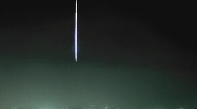 Meteoro passa pelo céu de Santa Maria, no RS