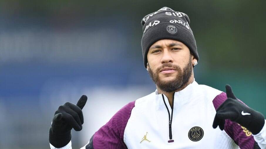 Neymar deve reforçar o PSG contra o Barcelona