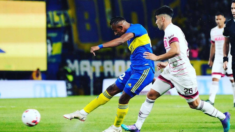 Sebastian Villa defendeu o Boca Juniors Sebastian Villa defendeu o Boca Juniors