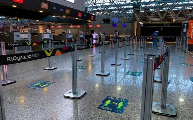 Passageiros que chegam do Reino Unido no Brasil serão monitorados, afirma Anvisa Passageiros que chegam do Reino Unido no Brasil serão monitorados, afirma Anvisa