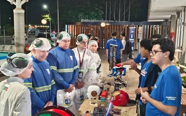 Cão-robô Dom chama atenção durante ação do UniSALESIANO na Nestlé