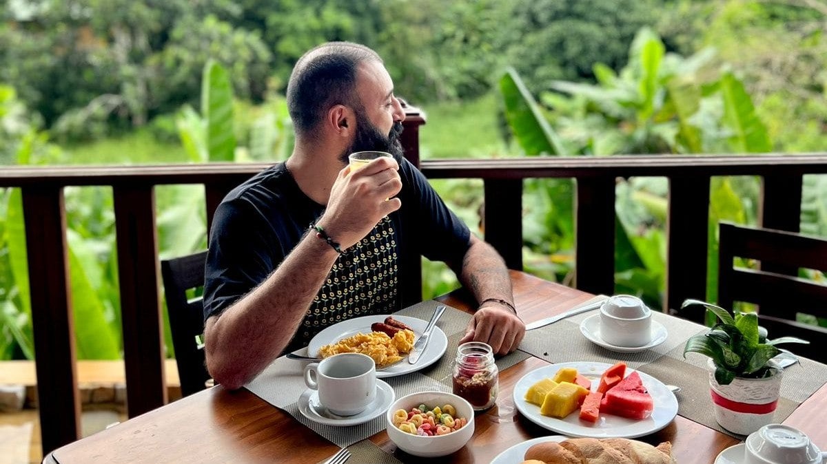 Café da manhã com vista para o vulcão Arenal