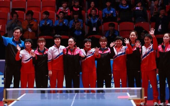 As seleções femininas de tênis de mesa das Coreias do Norte e do Sul 