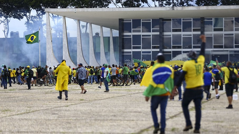 Golpistas invadiram o Congresso, STF e Palácio do Planalto