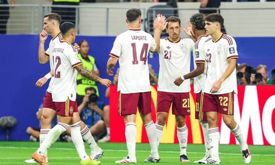 Espanha apaga brilho da França e está na final da Copa outra vez