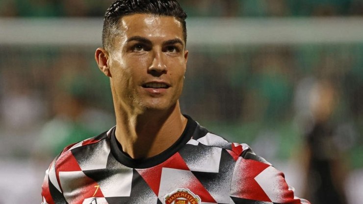 CRISTIANO RONALDO AFOGADO EM MILHÕES: EX SPORTING DEIXA MBAPPÉ E MESSI A  COMER PÓ