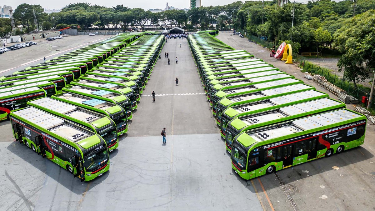 São Paulo possui atualmente 728 ônibus elétricos, sendo 527 movidos a bateria e 201 trólebus São Paulo possui atualmente 728 ônibus elétricos, sendo 527 movidos a bateria e 201 trólebus