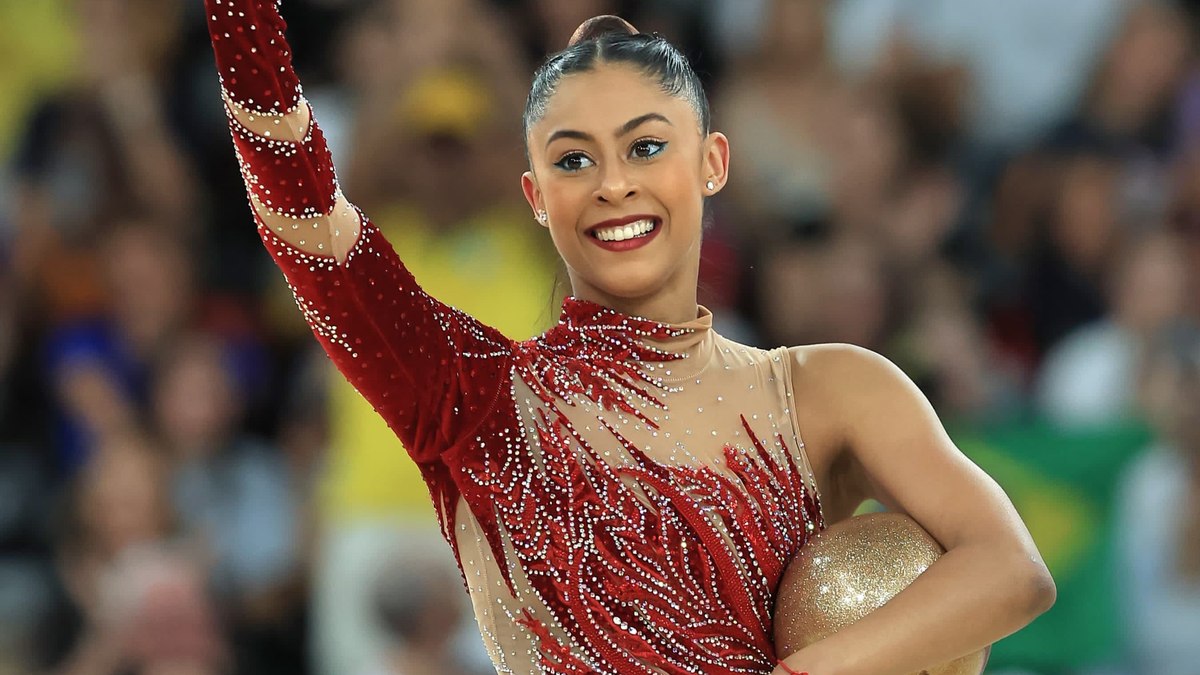 Bárbara Domingos se classificou para final da ginástica rítimica