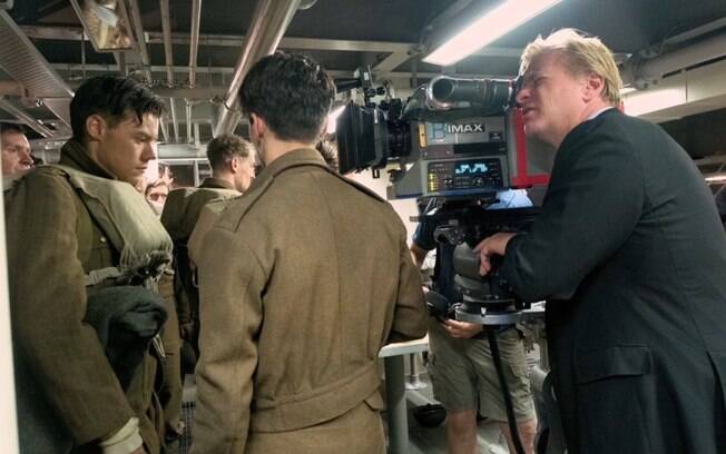 Christopher Nolan dirige seus jovens atores nos bastidores de Dunkirk