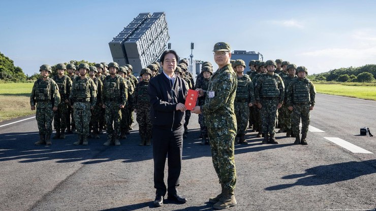 Taiwan quer ampliar gastos militares em meio a tensões com a China