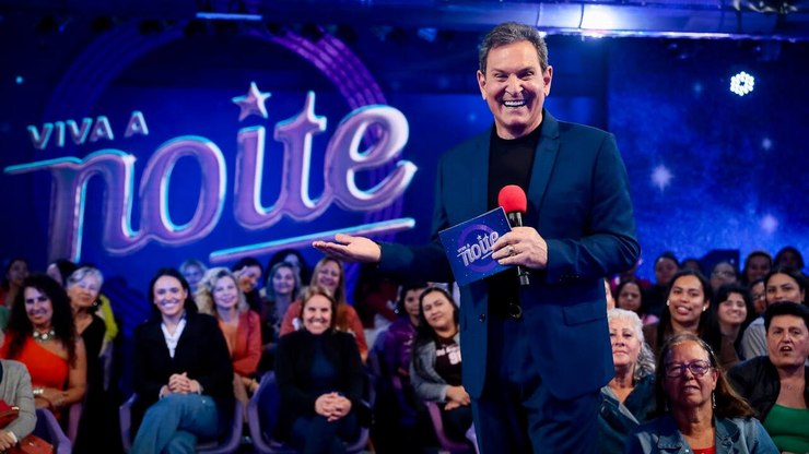 SBT%20mexe%20com%20mem%C3%B3ria%20afetiva%2C%20acerta%20e%20deixa%20concorr%C3%AAncia%20para%20tr%C3%A1s