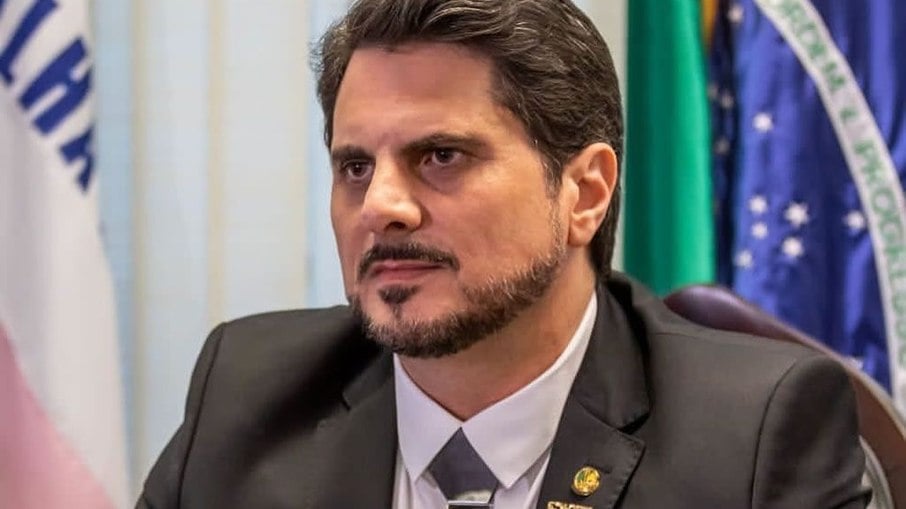 Senador Marcos do Val (Podemos - ES) acusa Bolsonaro e Daniel Silveira de sugerirem um golpe de Estado