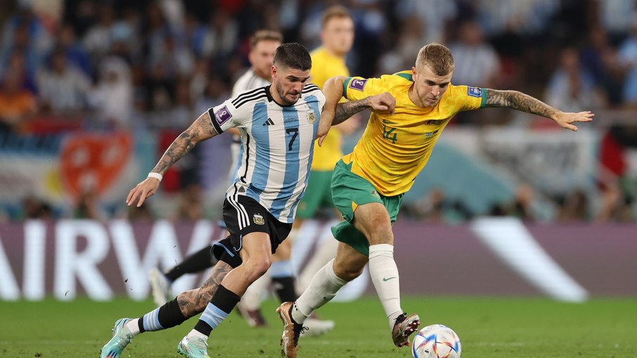 Argentina e Austrália duelando na Copa do Mundo de 2022