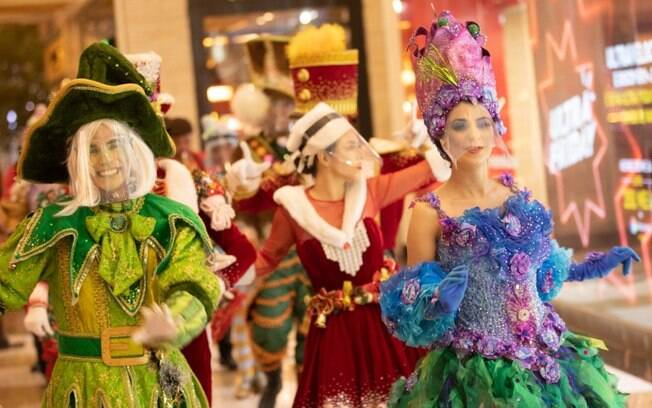 Shopping de Campinas recebe 'Parada Natalina' com desfile de soldados, renas e bailarinas