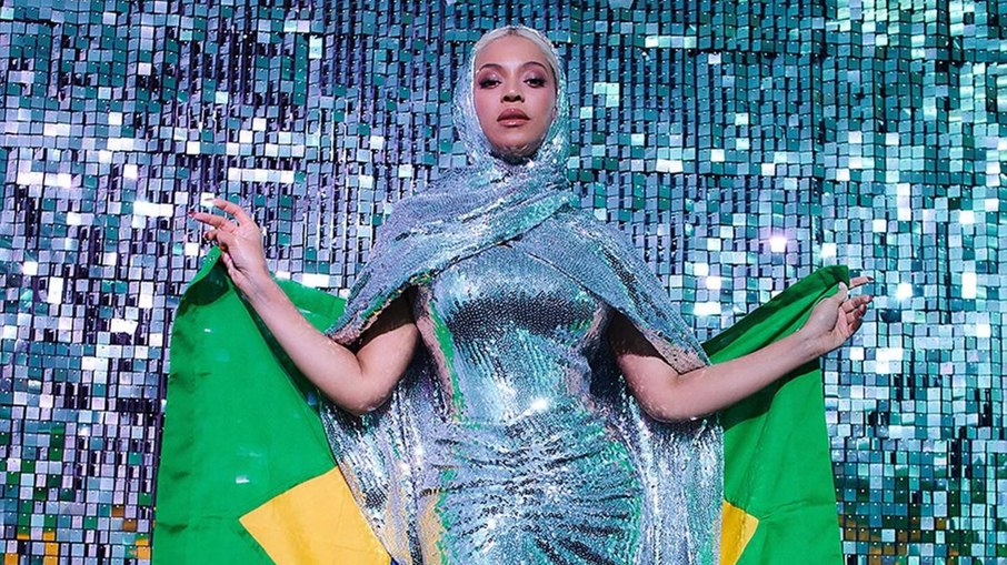 Após aparição relâmpago, Beyoncé abre álbum de fotos no Brasil
