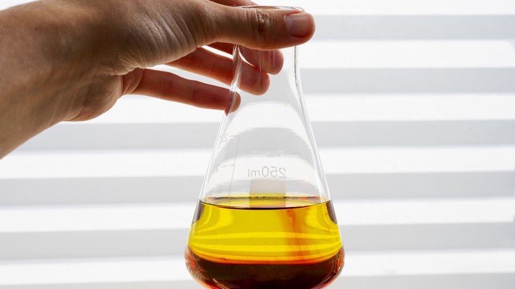 Crise do metanol: entenda como a USP analisa as amostras