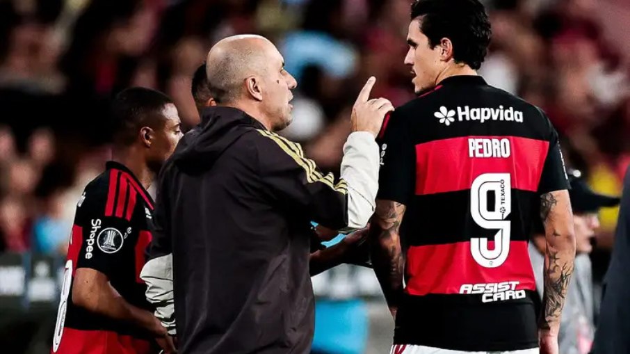 Pedro saiu irritado com Leonardo Jardim da partida contra o Red Bull Bragantino Pedro saiu irritado com Leonardo Jardim da partida contra o Red Bull Bragantino