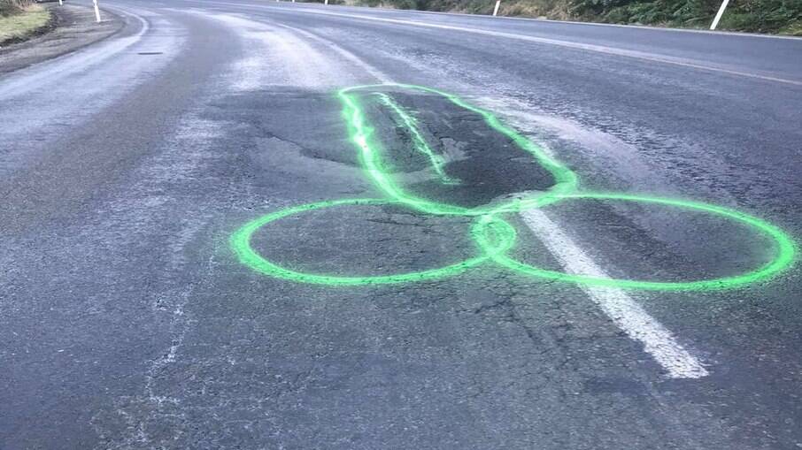 Ativista deverá ser processado por vandalismo por conta dos curiosos desenhos feitos nas estradas