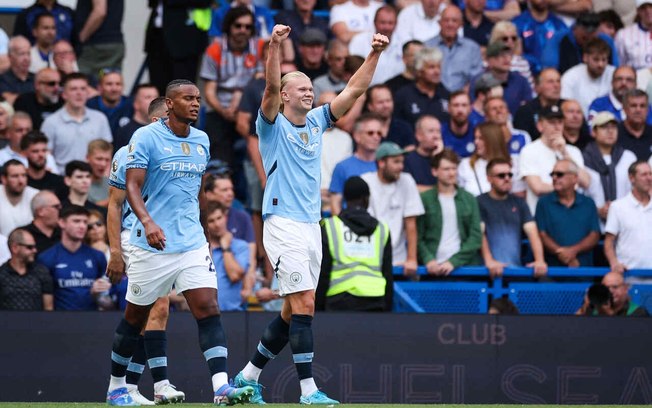  Haaland celebra logo após fazer o gol para o Manchester City diante do Chelsea, em Londres