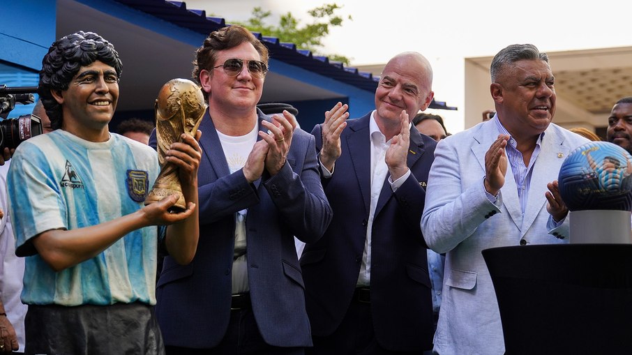 Argentina perdoa Infantino em meio à crise política na FIFA Argentina perdoa Infantino em meio à crise política na FIFA