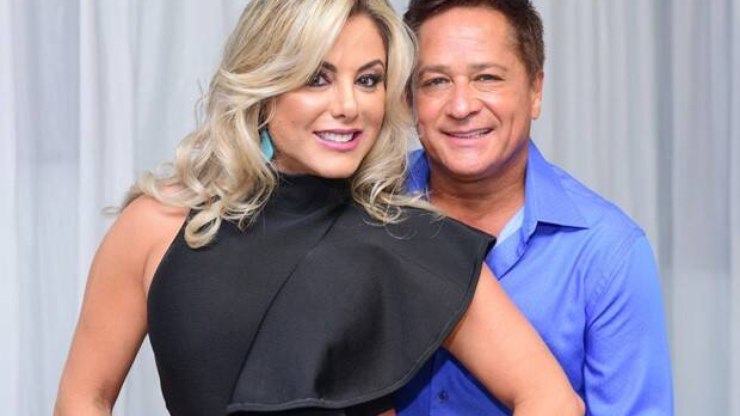 Leonardo surpreende Poliana Rocha com joia luxuosa durante viagem