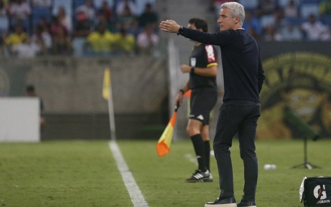 Sem variação tática, desfalques e mais: o que pode explicar a sequência negativa do Botafogo