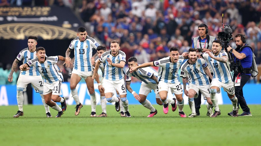 Jogadores comemoram vitória Argentina na Copa Jogadores comemoram vitória Argentina na Copa