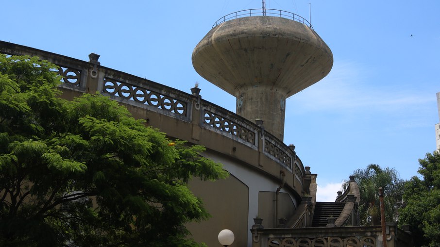 Fachada do reservatório de água da Sabesp em Vila Mariana