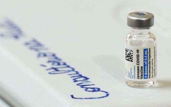 Campinas estuda medidas contra quem escolhe vacina da covid-19