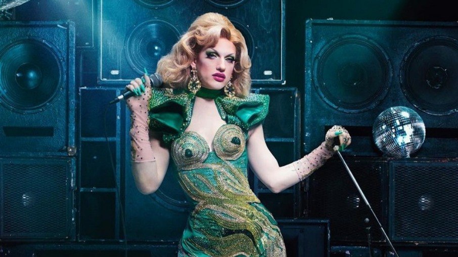A drag queen Chloe V é natural do Rio de Janeiro