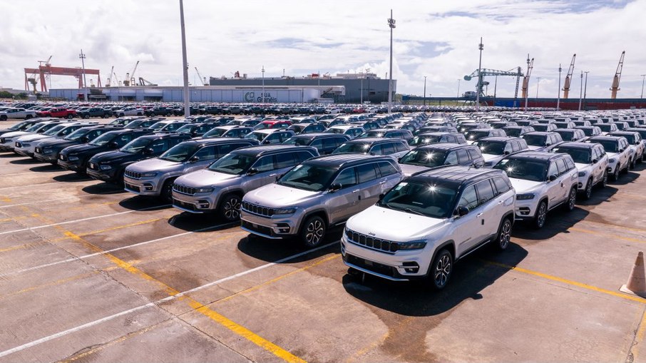 Stellantis inicia exportação do Jeep Commander para o Oriente Médio Stellantis inicia exportação do Jeep Commander para o Oriente Médio