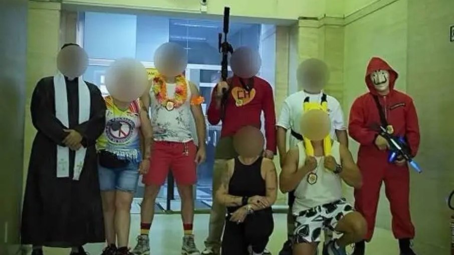 Policiais disfarçados de foliões atuaram no pré-carnaval de São Paulo Policiais disfarçados de foliões atuaram no pré-carnaval de São Paulo