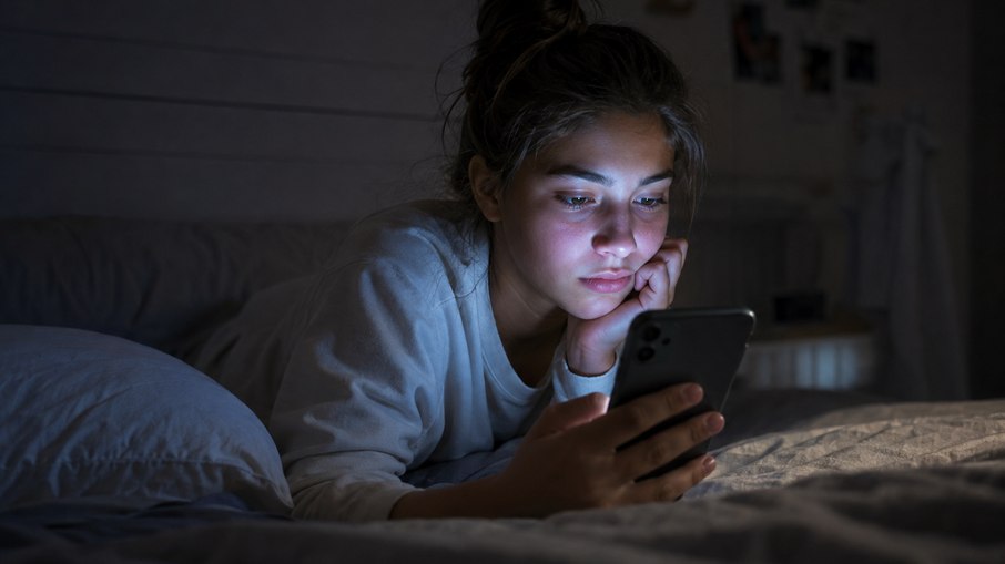 Crianças e adolescentes passam horas a fio nos aplicativos da Meta