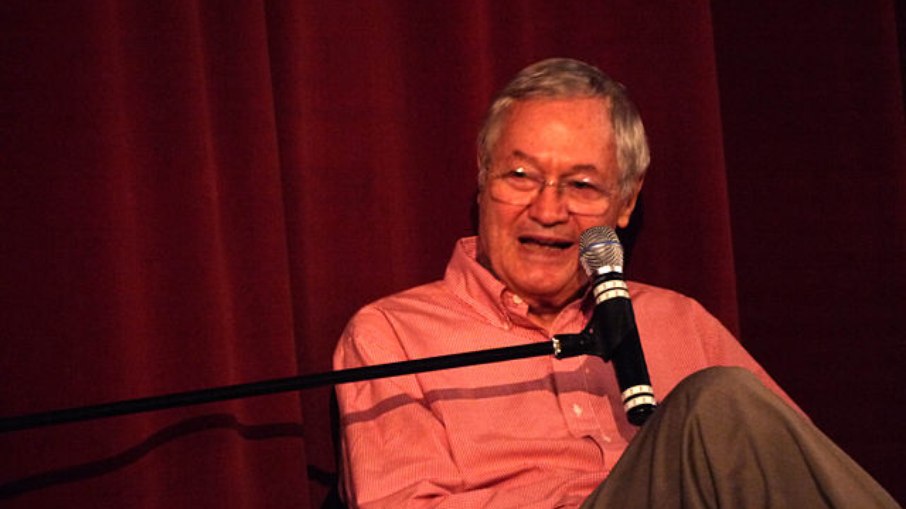 Morre aos 98 anos o lendário cineasta Roger Corman, 'rei dos Filmes B' de Hollywood