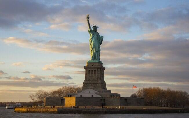 A Estátua da Liberdade, em Nova York, foi criticada entre as maravilhas do mundo por seus arredores