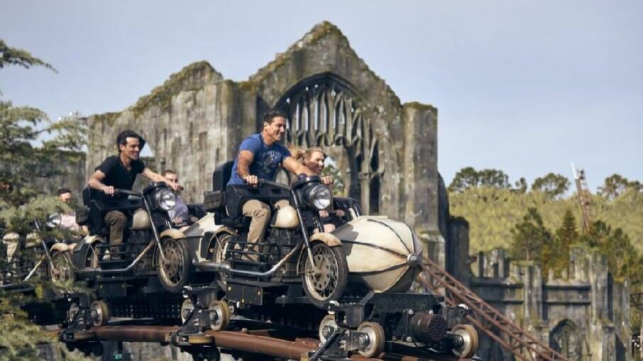 Hagrid’s Magical Creatures Motorbike Adventure: montanha-russa com cara de moto