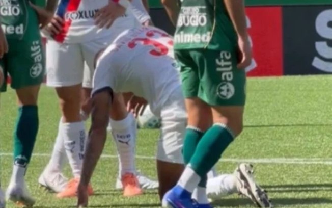 David Duarte, do Bahia, passa mal na Arena Condá