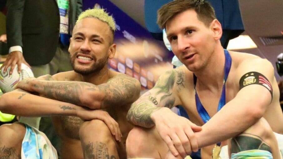 Neymar ao lado de Messi