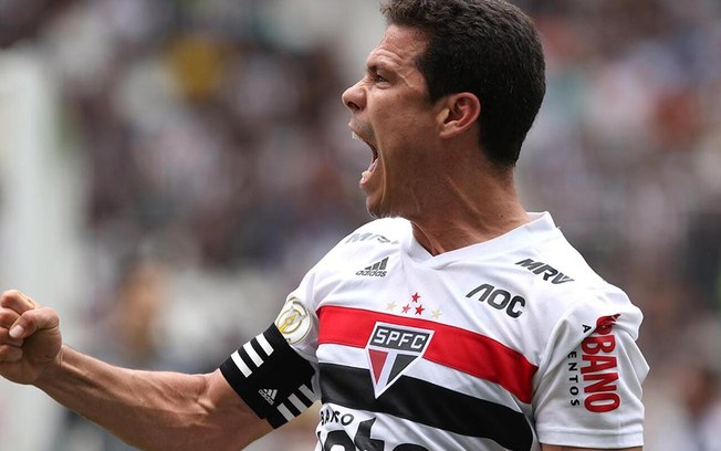 Hernanes em treino pelo São Paulo em 2020 Hernanes em treino pelo São Paulo em 2020