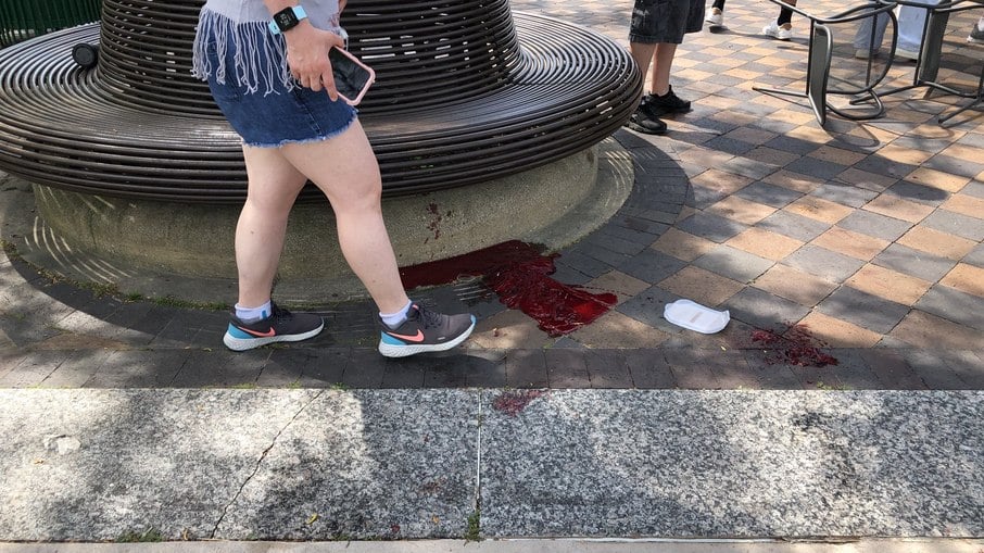 Uma poça de sangue foi vista no chão